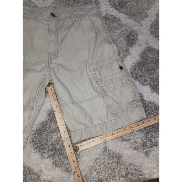 Levis Mens Cargo Shorts 34 Casual Utility White Tag Flat Front Khaki Y2K Chino - Picture 2 of 10